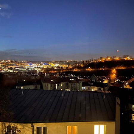 Apartment Cimburkova Прага Екстериор снимка