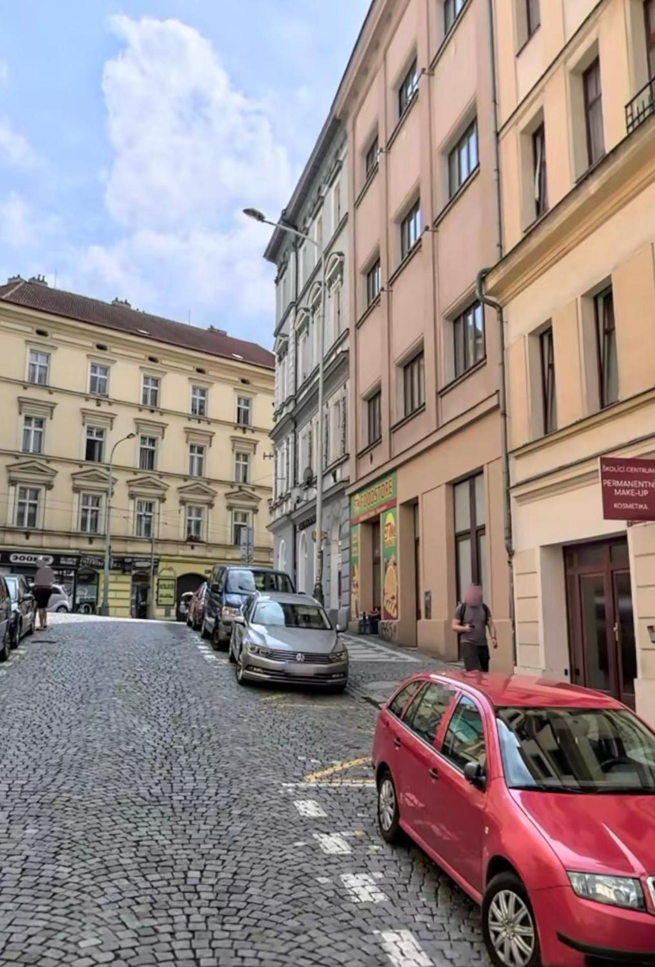 Apartment Cimburkova Прага Екстериор снимка